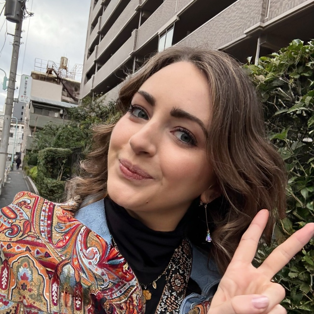 Meet your Posher, Avery